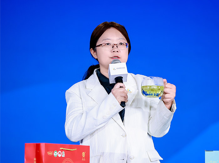 张雪燕：品牌让千年菊花焕新生